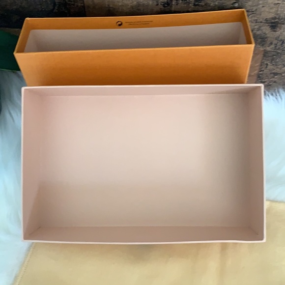 💯 guarantee authentic preowned LV box and dustbag - Picture 4 of 9